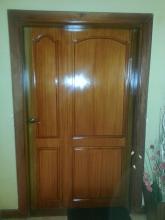 PUERTA BLINDADA CON TAPA DE  MADERA